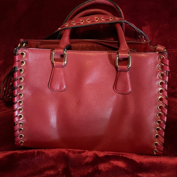 Purses - Picture 2 of 4